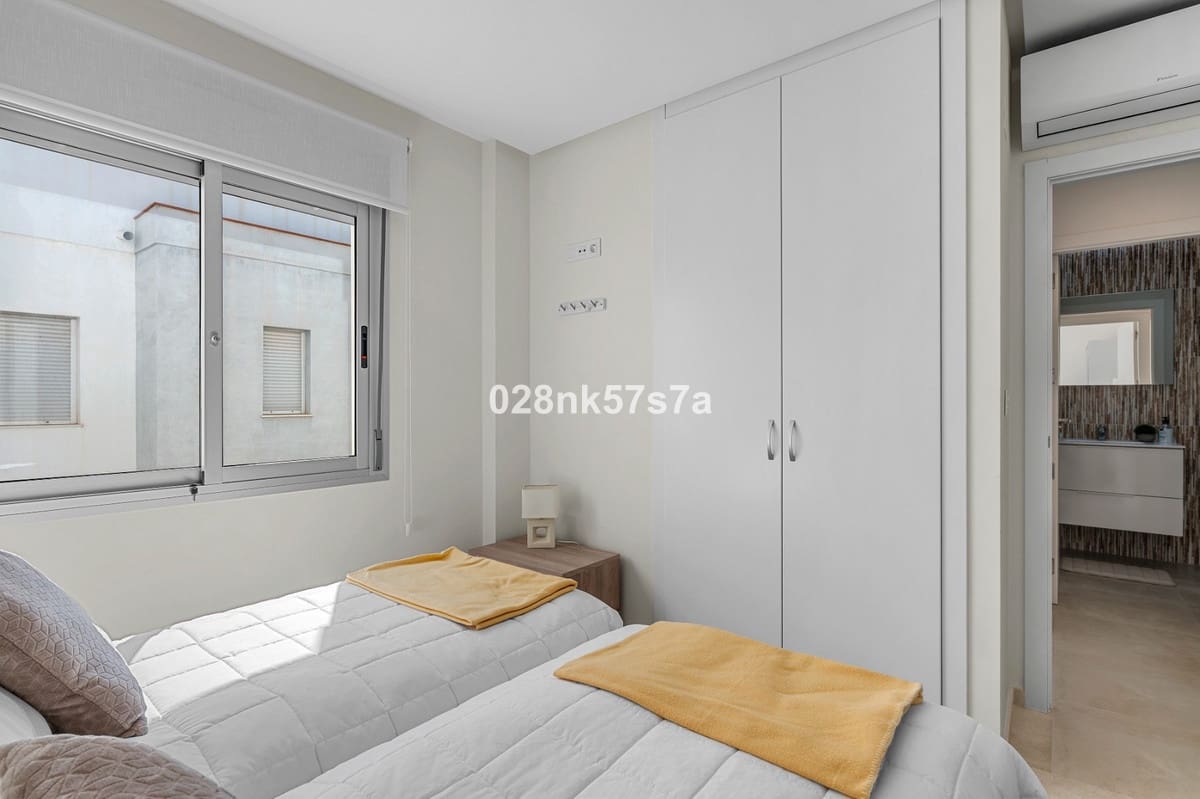 3 soverom Hus til salgs i Playa Flamenca med svømmebasseng garasje - € 329 000 (Ref: 9978120)