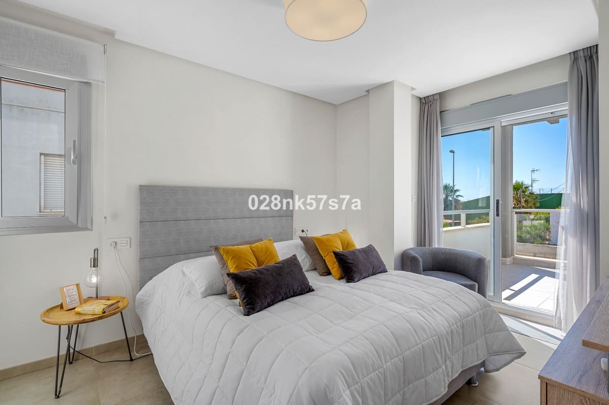 3 soverom Hus til salgs i Playa Flamenca med svømmebasseng garasje - € 329 000 (Ref: 9978120)