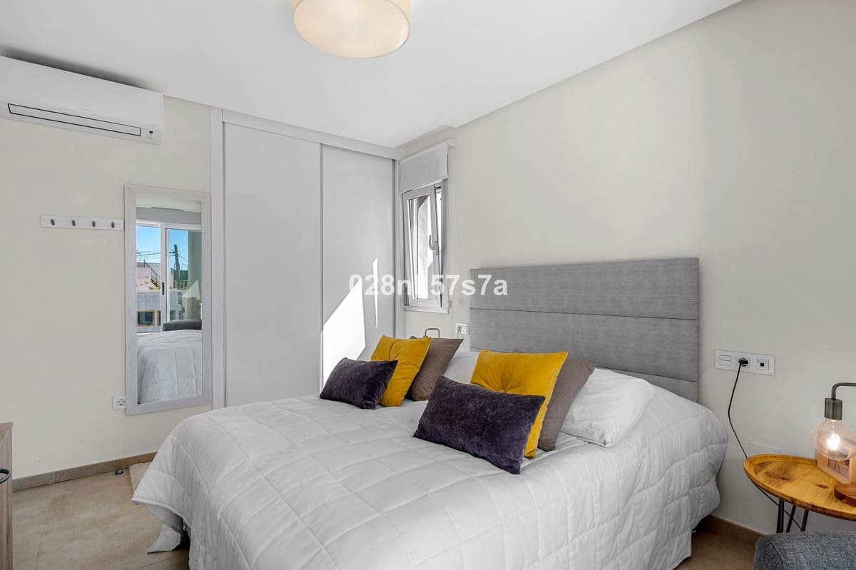 3 soverom Hus til salgs i Playa Flamenca med svømmebasseng garasje - € 329 000 (Ref: 9978120)