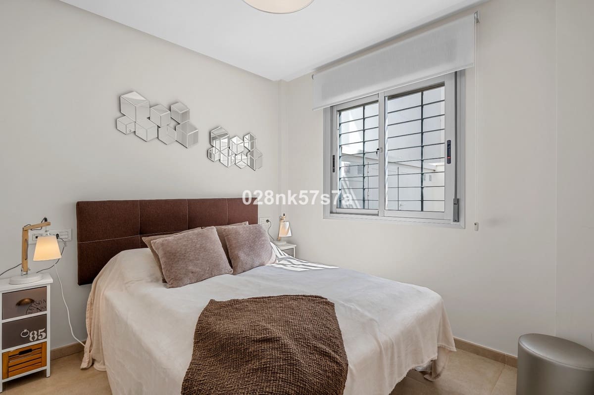 3 soverom Hus til salgs i Playa Flamenca med svømmebasseng garasje - € 329 000 (Ref: 9978120)