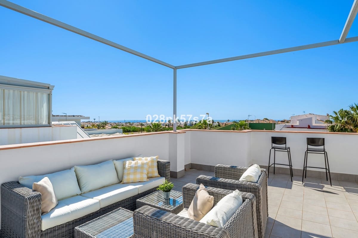 3 soverom Hus til salgs i Playa Flamenca med svømmebasseng garasje - € 329 000 (Ref: 9978120)