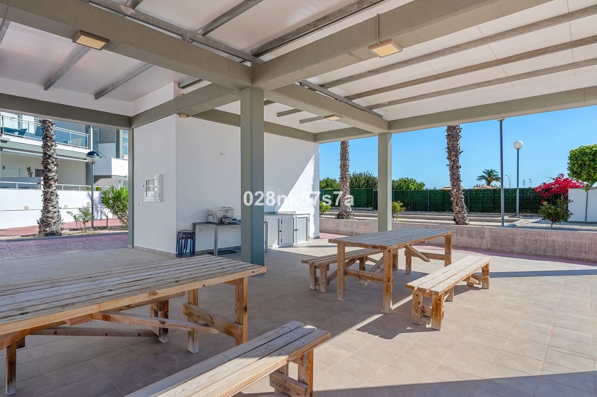 3 soverom Hus til salgs i Playa Flamenca med svømmebasseng garasje - € 329 000 (Ref: 9978120)