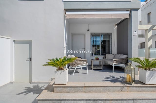 3 soverom Hus til salgs i Playa Flamenca, Orihuela med svømmebasseng garasje - € 329 000 (Ref: 9978120)