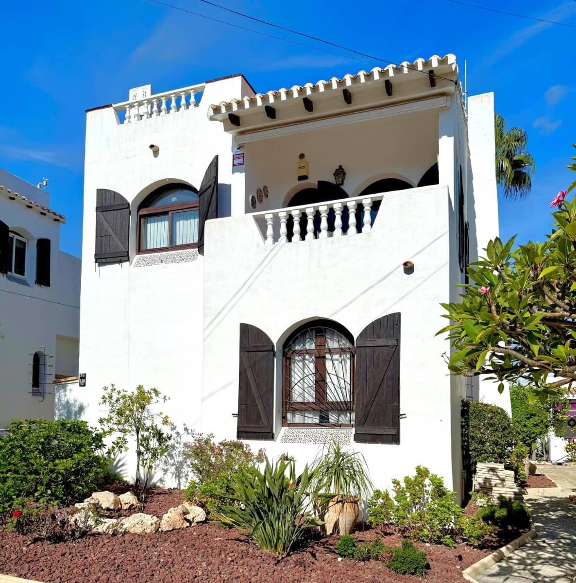 Chalet de 3 habitaciones en Villamartin en venta con piscina - 399.000 € (Ref: 9979418)