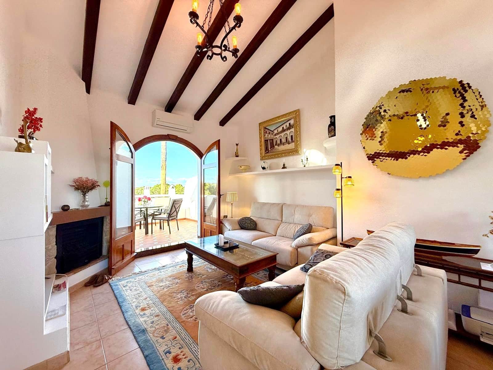 Chalet de 3 habitaciones en Villamartin en venta con piscina - 399.000 € (Ref: 9979418)