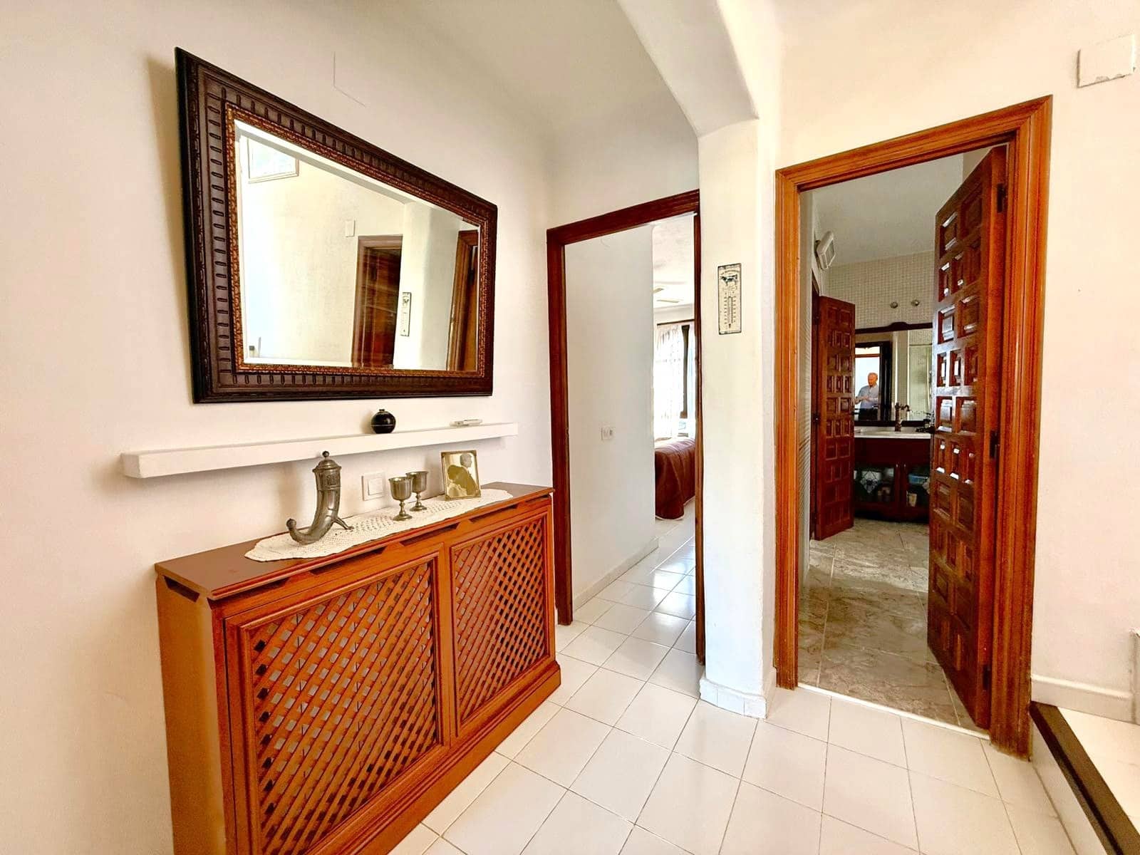 Chalet de 3 habitaciones en Villamartin en venta con piscina - 399.000 € (Ref: 9979418)