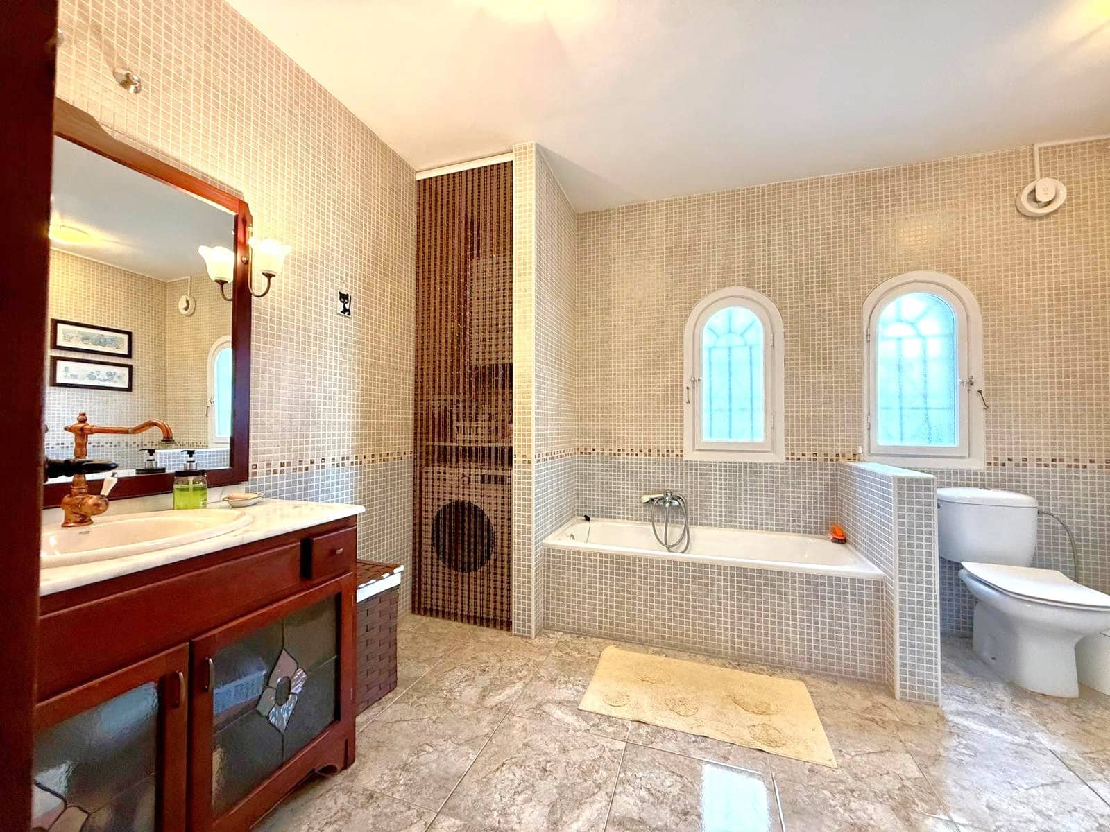 Chalet de 3 habitaciones en Villamartin en venta con piscina - 399.000 € (Ref: 9979418)