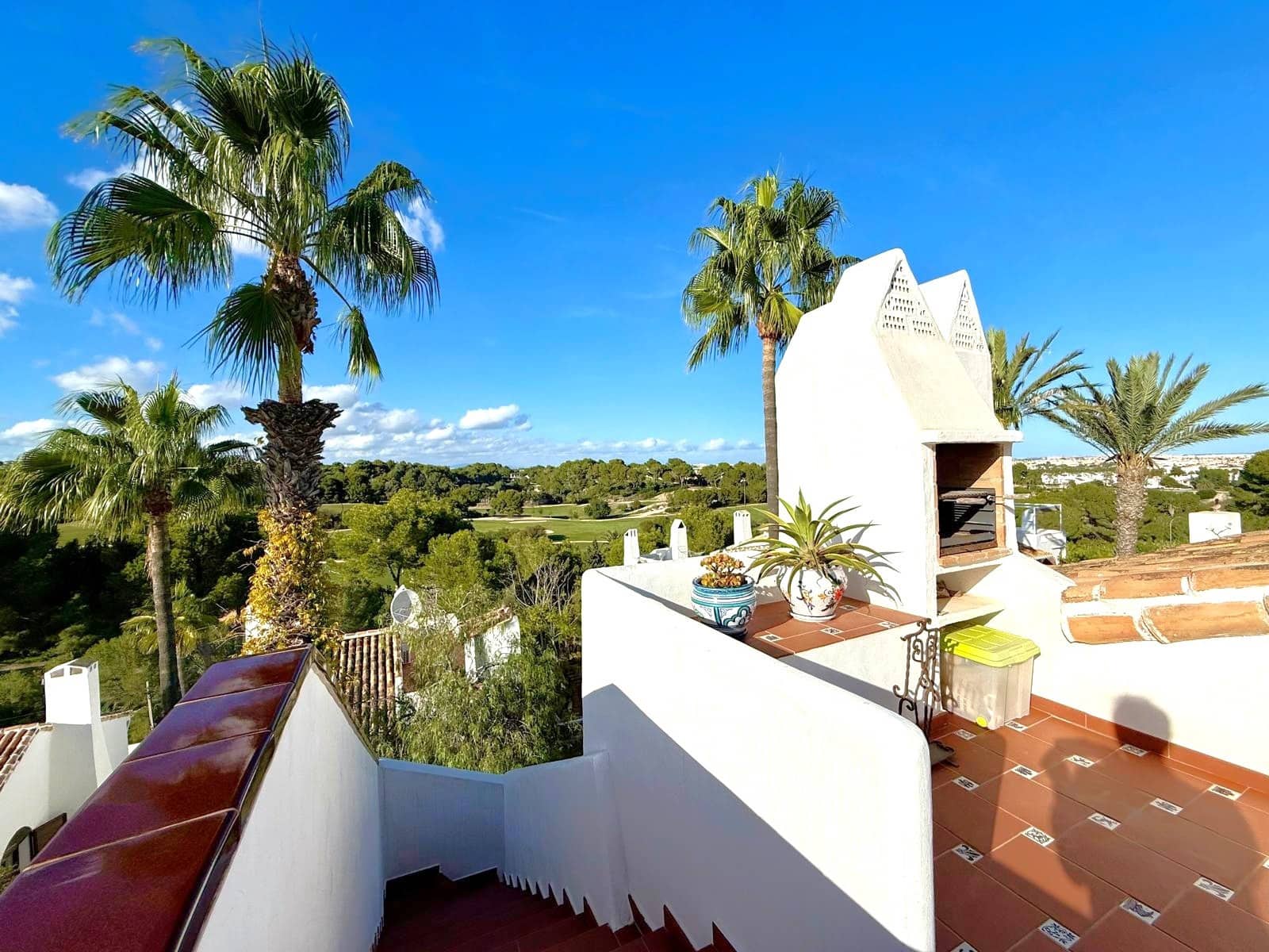 Chalet de 3 habitaciones en Villamartin en venta con piscina - 399.000 € (Ref: 9979418)