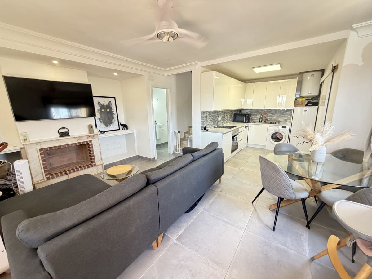 3 soveværelse Villa til salg i Villamartin med swimmingpool garage - € 222.000 (Ref: 9979419)