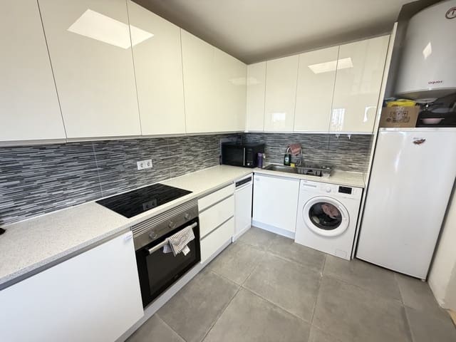 3 soveværelse Villa til salg i Villamartin, Orihuela med swimmingpool garage - € 222.000 (Ref: 9979419)