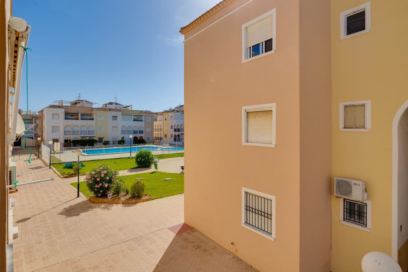 2 soveværelse Lejlighed til salg i Torrevieja med swimmingpool - € 149.900 (Ref: 9986302)