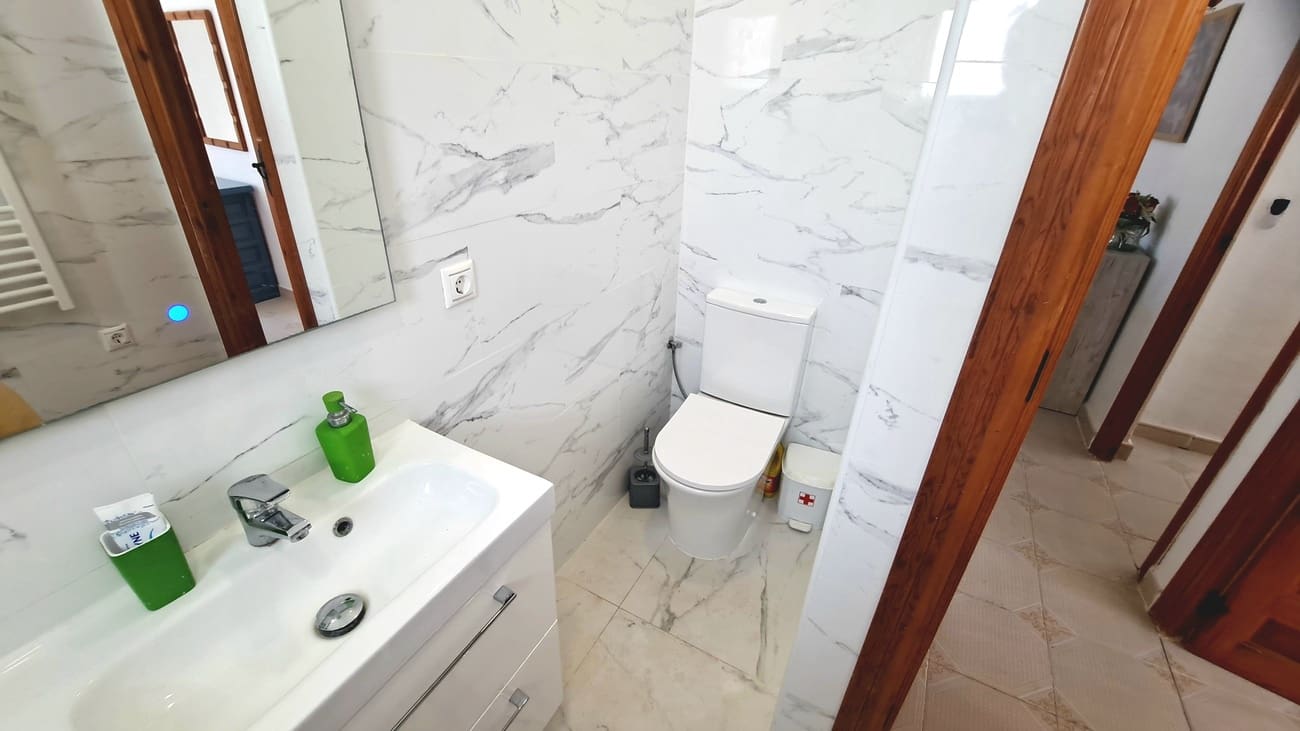 Chalet de 3 habitaciones en Villamartin en venta con piscina garaje - 350.000 € (Ref: 9990153)