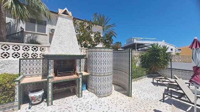 Chalet de 3 habitaciones en Villamartin, Orihuela en venta con piscina garaje - 350.000 € (Ref: 9990153)