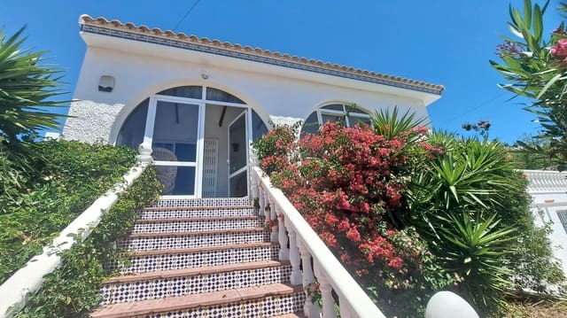 Chalet de 3 habitaciones en Villamartin, Orihuela en venta con piscina garaje - 350.000 € (Ref: 9990153)