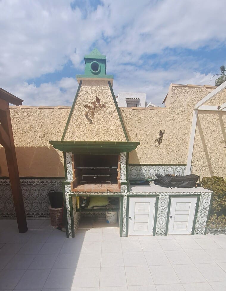 3 soveværelse Villa til salg i Villamartin med swimmingpool garage - € 364.950 (Ref: 9990154)