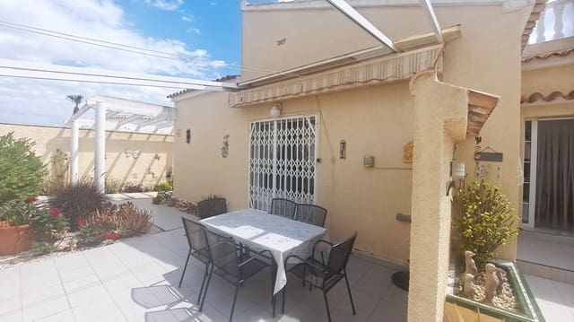 3 soveværelse Villa til salg i Villamartin, Orihuela med swimmingpool garage - € 364.950 (Ref: 9990154)