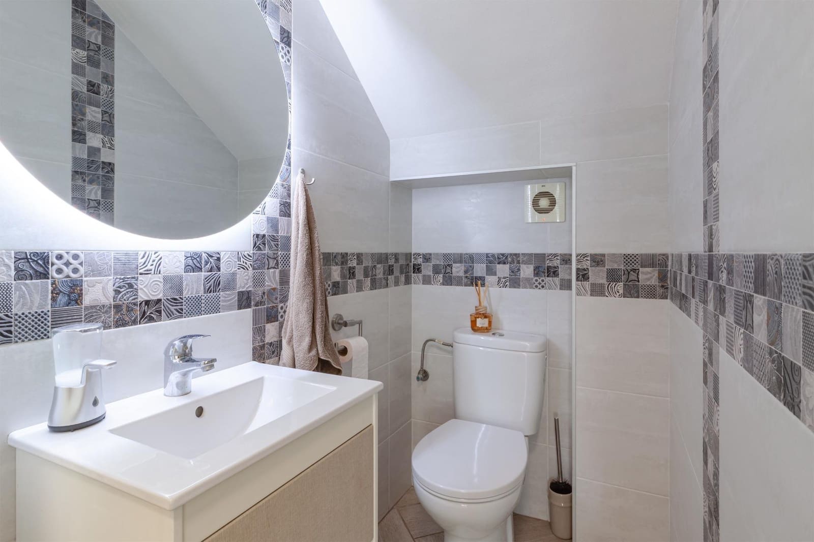 Chalet de 4 habitaciones en Los Altos en venta con piscina - 339.990 € (Ref: 9997960)