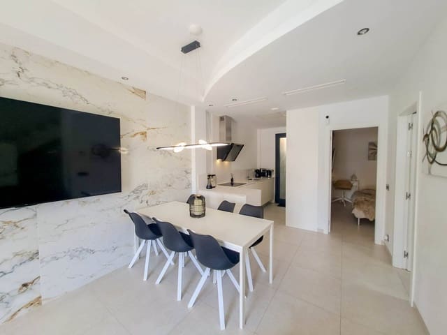 Chalet de 3 habitaciones en Villamartin, Orihuela en venta con piscina - 330.000 € (Ref: 9999314)