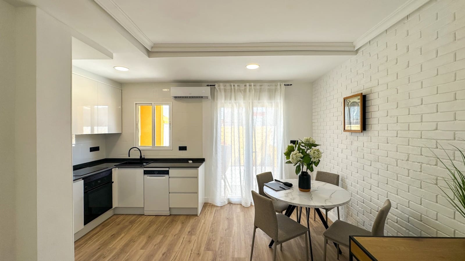 2 slaapkamer Huis te koop in Cabo Roig met zwembad garage - € 255.000 (Ref: 9999315)