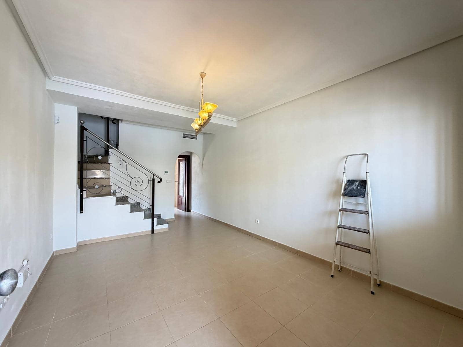 2 soveværelse Byhus til salg i Ciudad Quesada med swimmingpool garage - € 189.000 (Ref: 9999317)