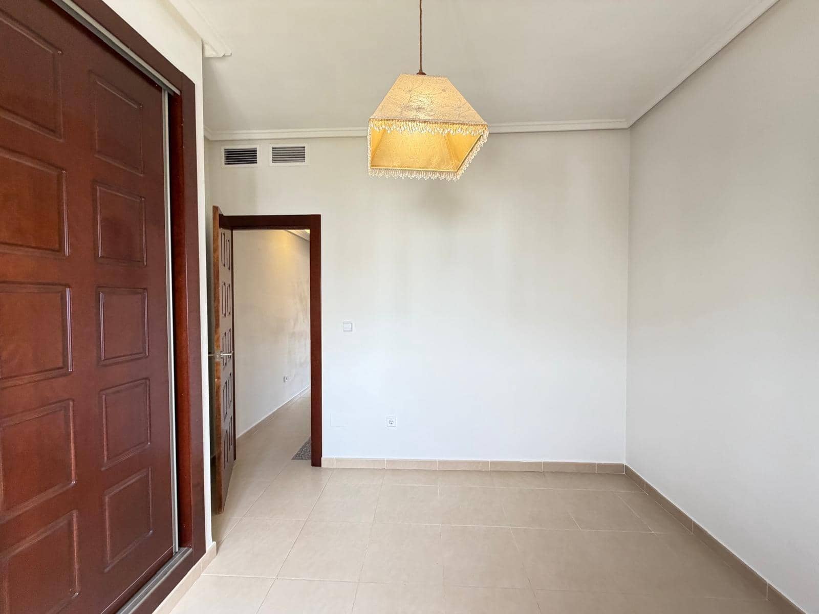 2 soveværelse Byhus til salg i Ciudad Quesada med swimmingpool garage - € 189.000 (Ref: 9999317)