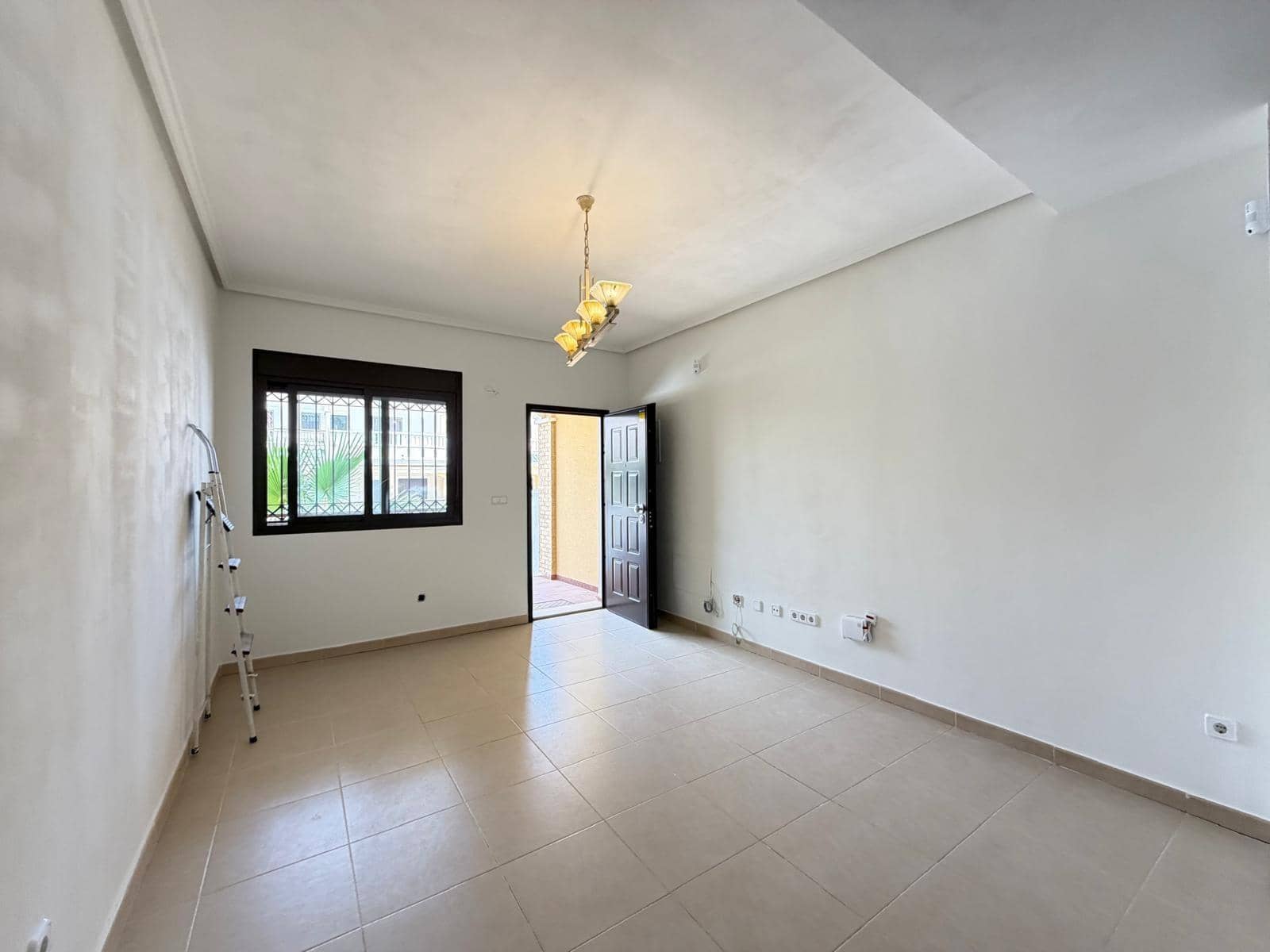 2 soveværelse Byhus til salg i Ciudad Quesada med swimmingpool garage - € 189.000 (Ref: 9999317)