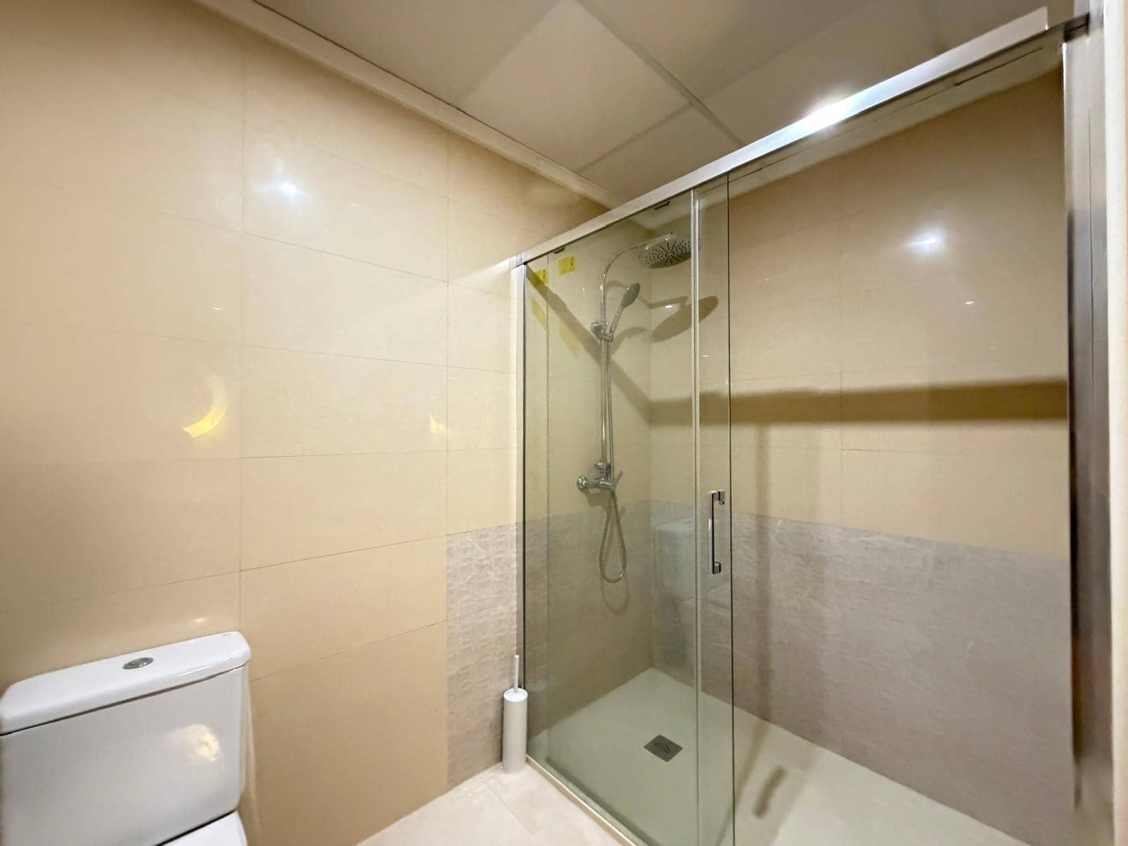 2 soveværelse Byhus til salg i Ciudad Quesada med swimmingpool garage - € 189.000 (Ref: 9999317)