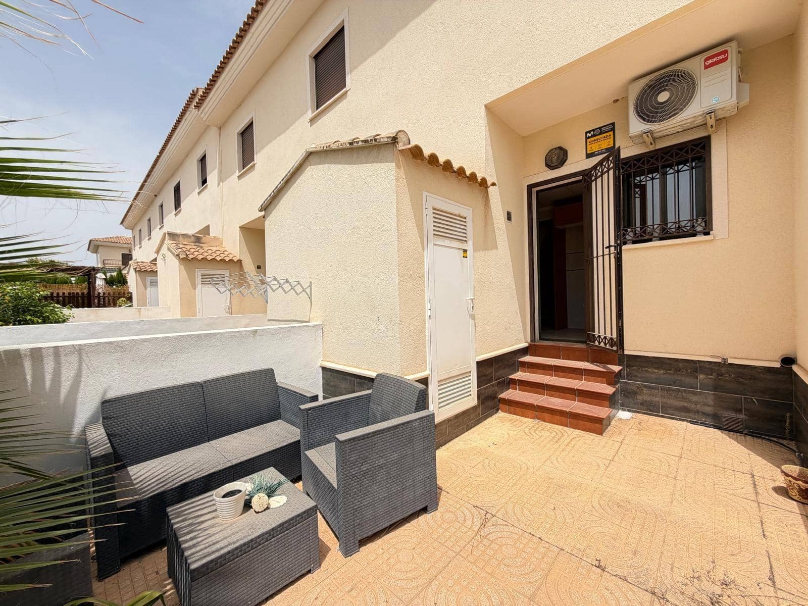 2 soveværelse Byhus til salg i Ciudad Quesada med swimmingpool garage - € 189.000 (Ref: 9999317)