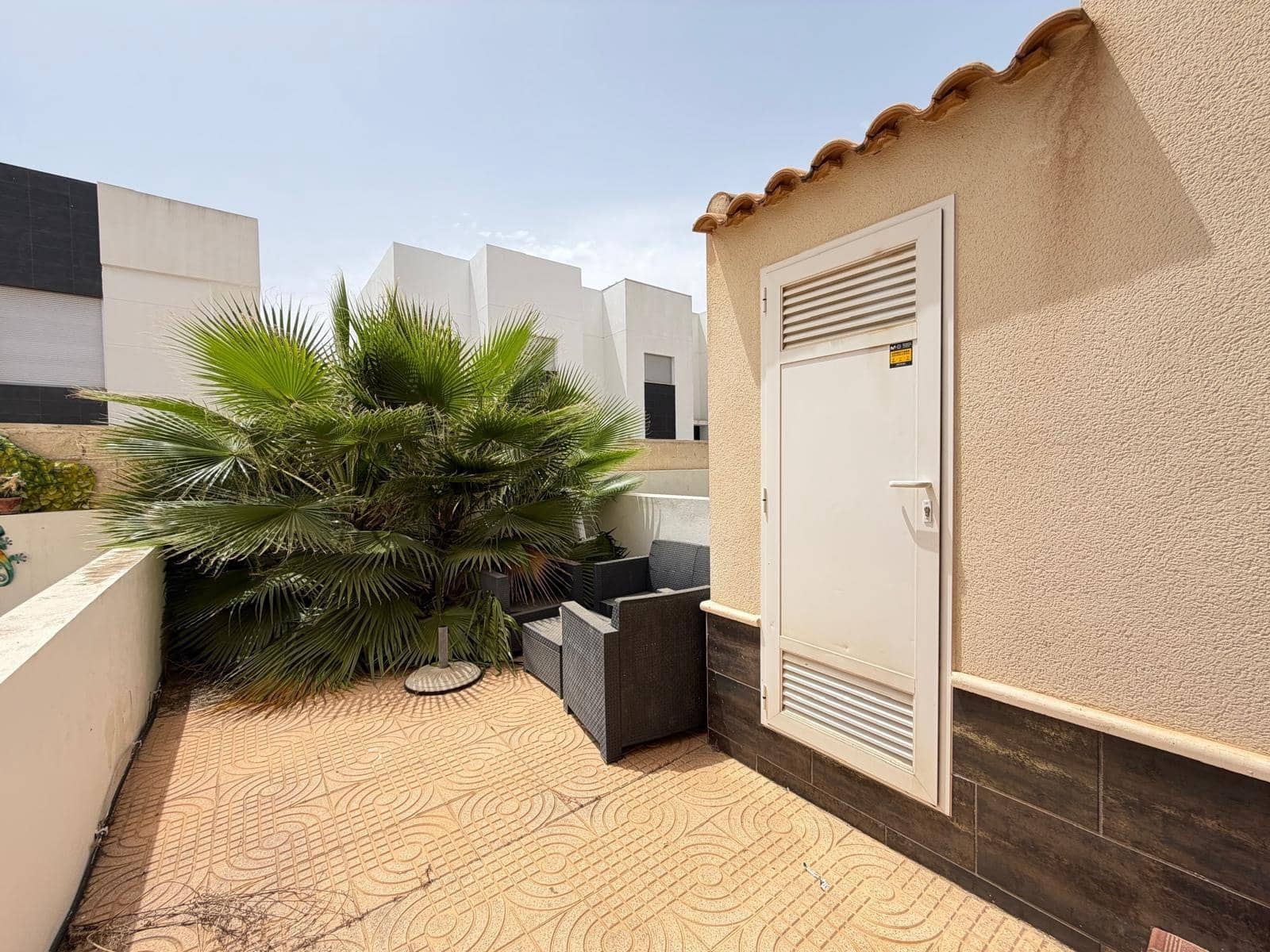 2 soveværelse Byhus til salg i Ciudad Quesada med swimmingpool garage - € 189.000 (Ref: 9999317)