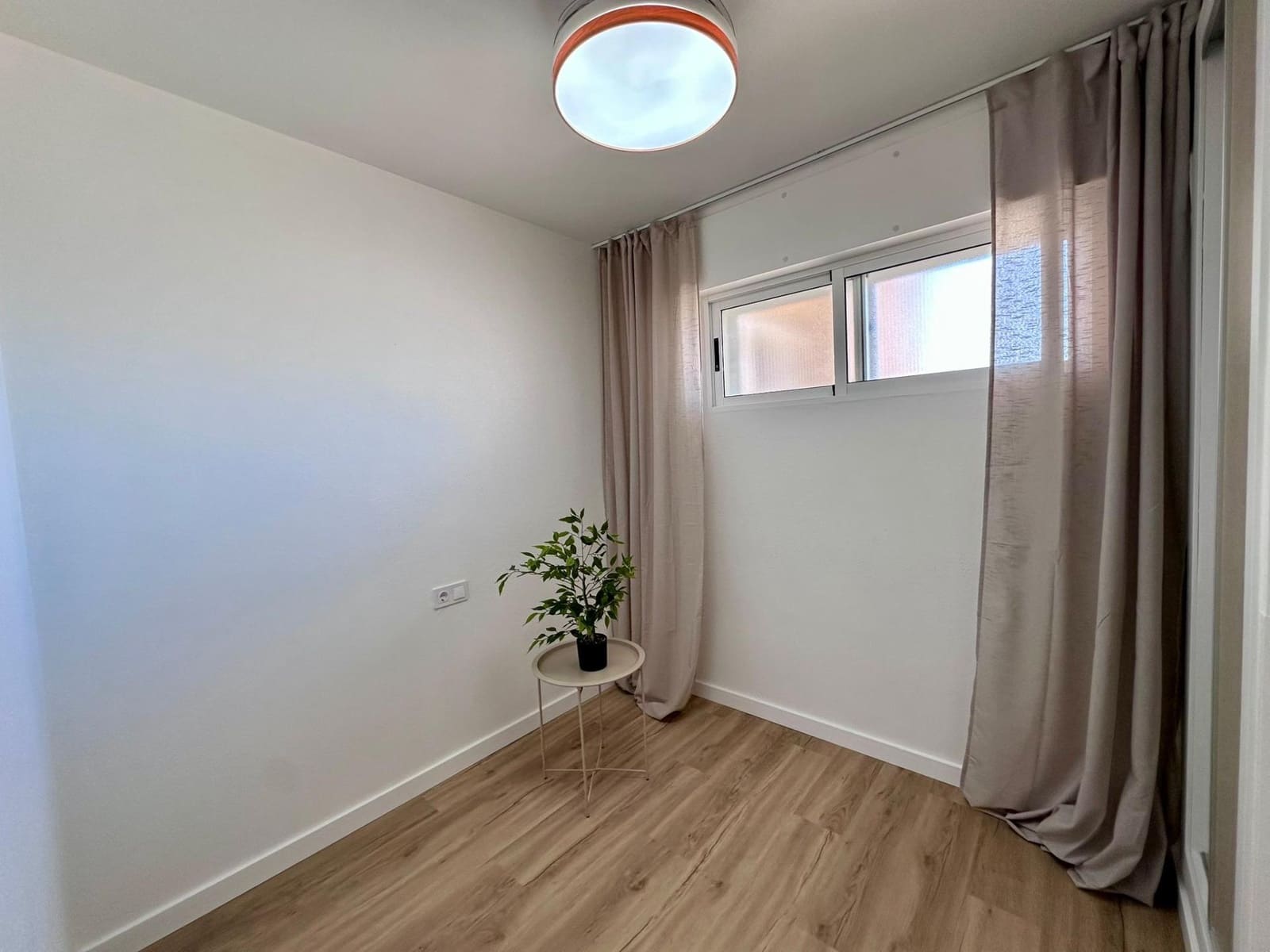 2 soveværelse Lejlighed til salg i Torrevieja med swimmingpool garage - € 199.900 (Ref: 9999319)