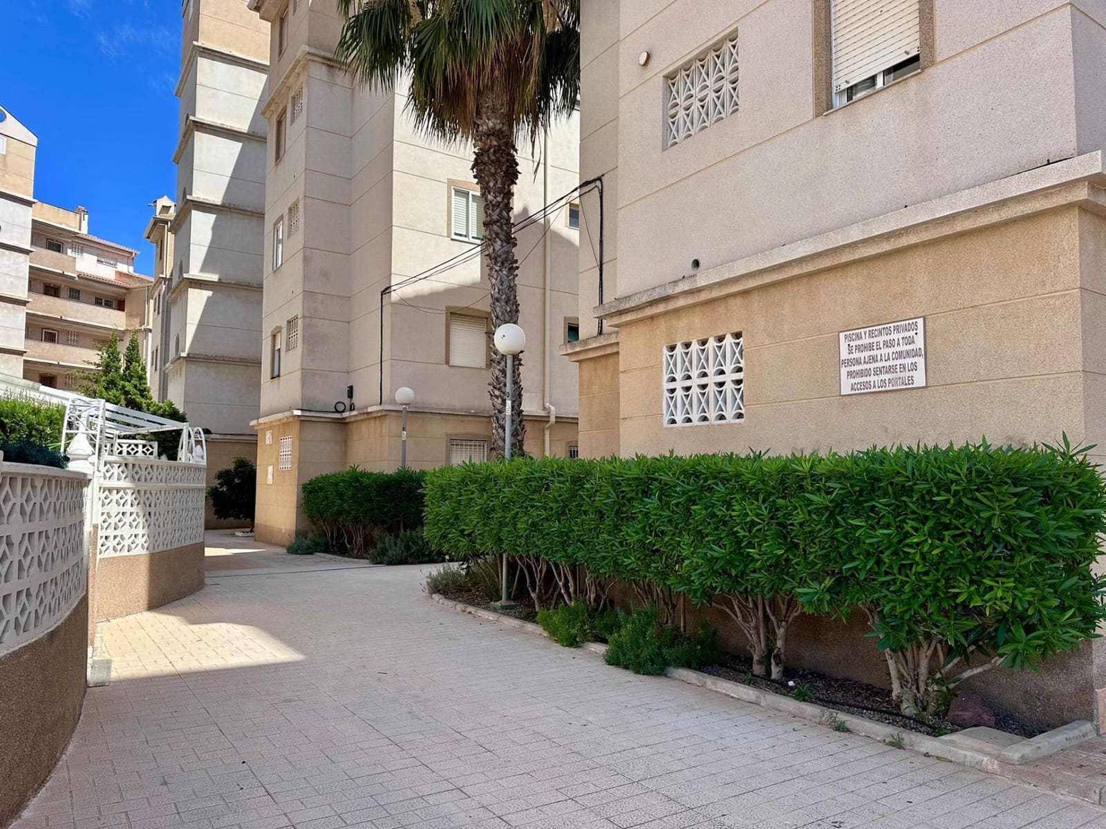 2 soveværelse Lejlighed til salg i Torrevieja med swimmingpool garage - € 199.900 (Ref: 9999319)