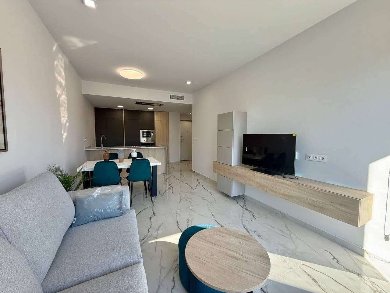 2 soveværelse Penthouse til salg i Villamartin med swimmingpool garage - € 364.900 (Ref: 9999320)