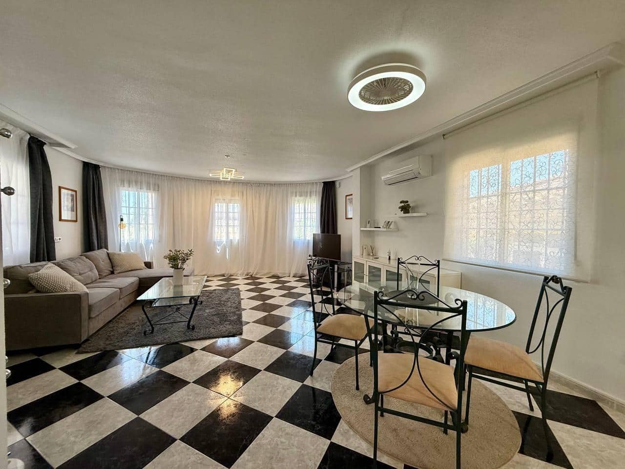 4 soverom Villa til salgs i Playa Flamenca med svømmebasseng garasje - € 359 000 (Ref: 9999324)
