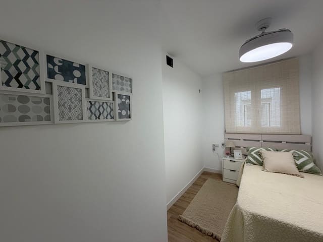 Apartamento de 3 habitaciones en Punta Prima, Orihuela en venta con piscina - 259.700 € (Ref: 9999325)