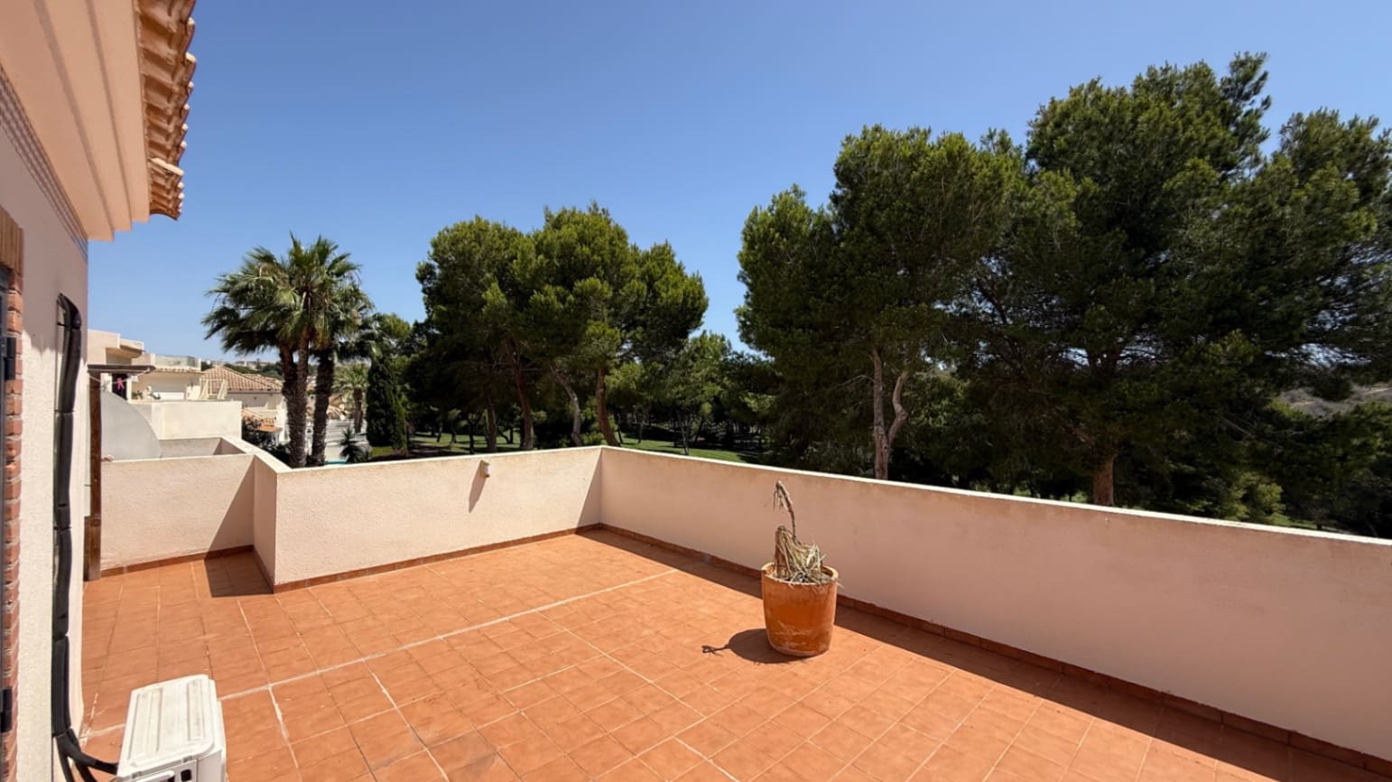 4 bedroom Villa for sale in Villamartin with pool garage - € 645,000 (Ref: 9999504)