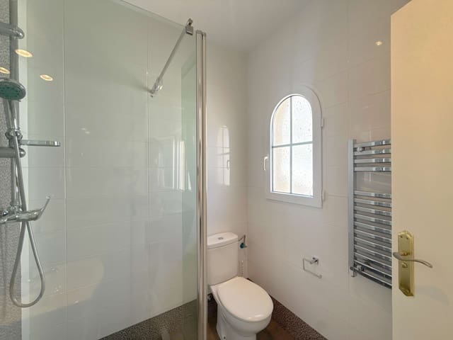 2 soverom Hus til salgs i Villamartin, Orihuela med svømmebasseng garasje - € 224 000 (Ref: 9999505)