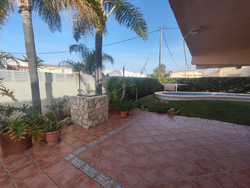 Chalet de 5 habitaciones en Dénia en venta con piscina garaje - 490.000 € (Ref: 8598493)