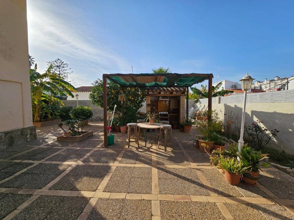 Chalet de 5 habitaciones en Dénia en venta con piscina garaje - 490.000 € (Ref: 8598493)