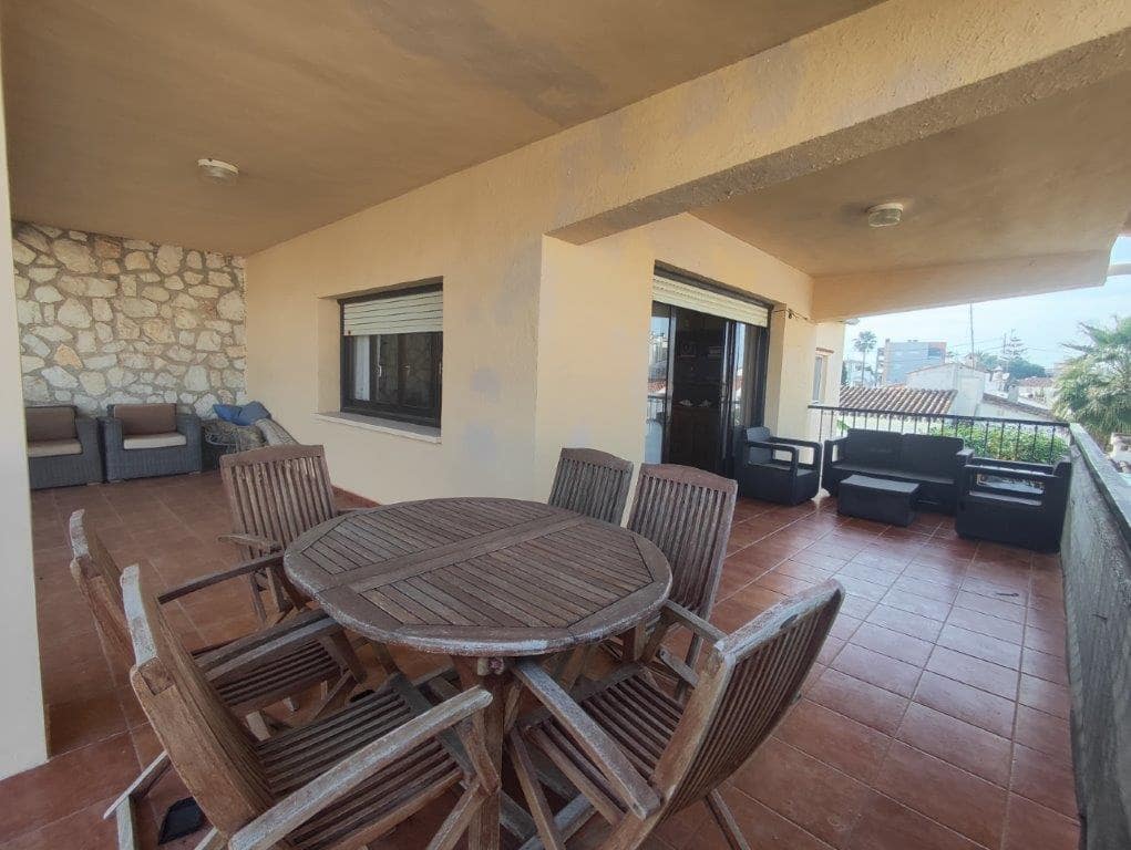 Chalet de 5 habitaciones en Dénia en venta con piscina garaje - 490.000 € (Ref: 8598493)
