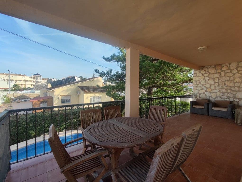 Chalet de 5 habitaciones en Dénia en venta con piscina garaje - 490.000 € (Ref: 8598493)