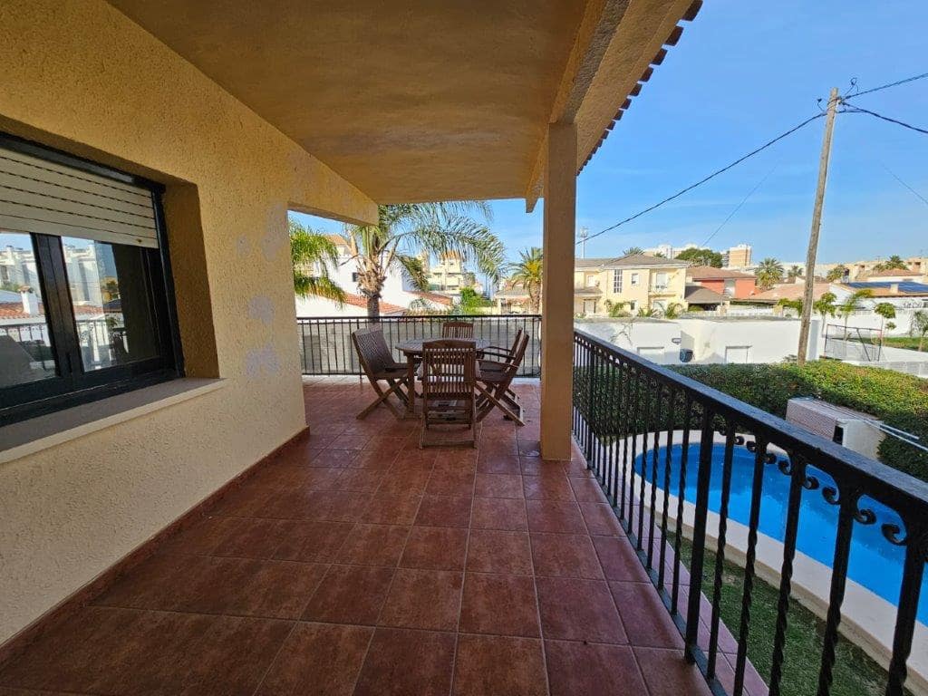 Chalet de 5 habitaciones en Dénia en venta con piscina garaje - 490.000 € (Ref: 8598493)