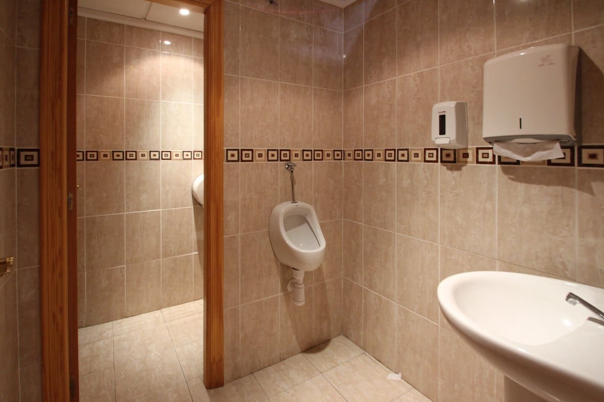 4 camera da letto Commerciale in vendita in Orba con garage - 499.000 € (Rif: 8598539)