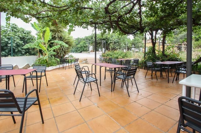 4 camera da letto Commerciale in vendita in Orba con garage - 499.000 € (Rif: 8598539)