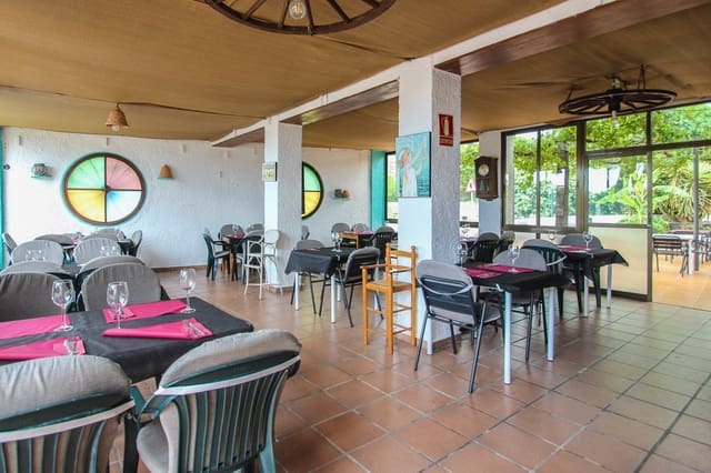 4 camera da letto Commerciale in vendita in Orba con garage - 499.000 € (Rif: 8598539)