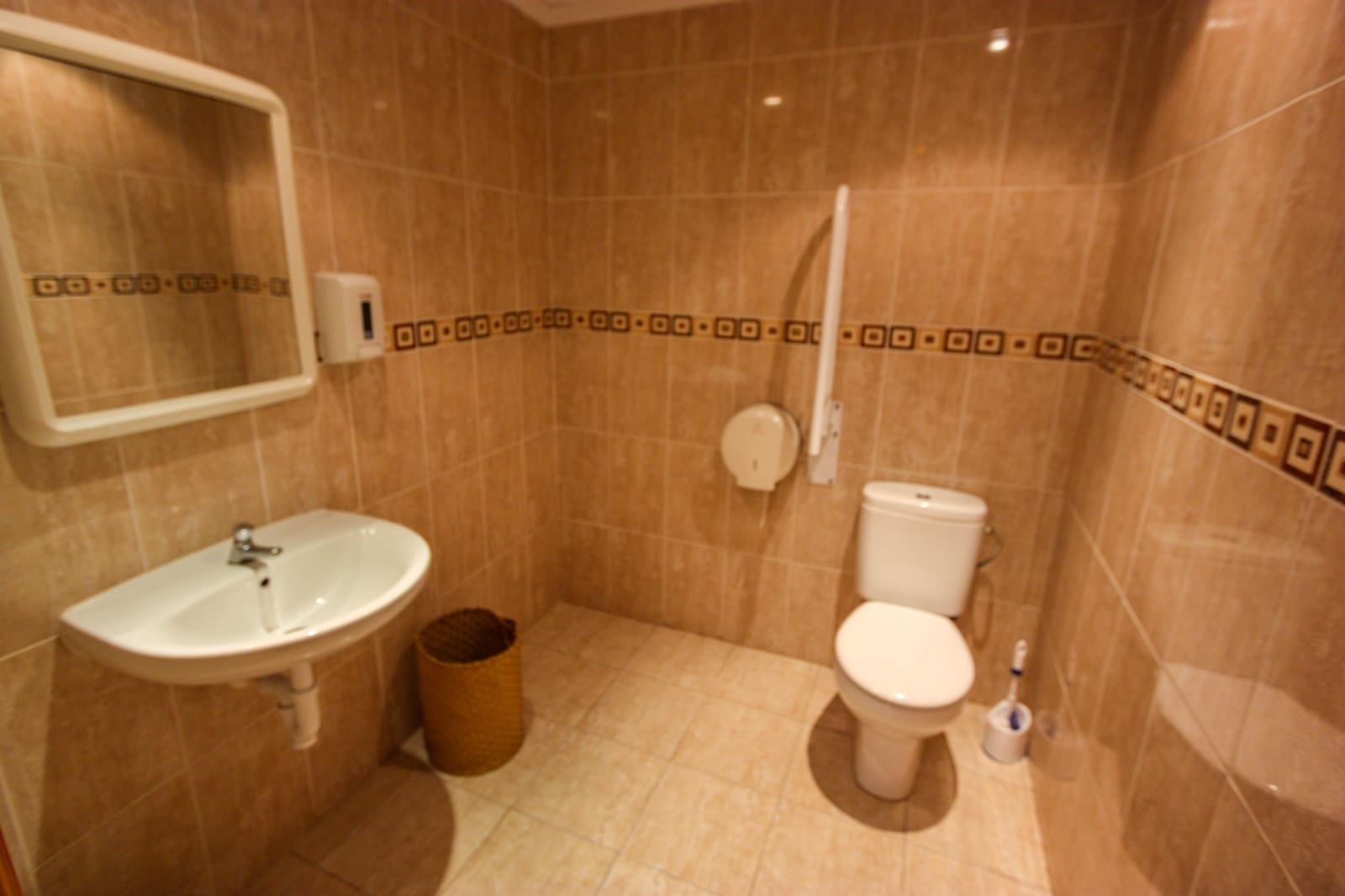 4 camera da letto Commerciale in vendita in Orba con garage - 499.000 € (Rif: 8598539)