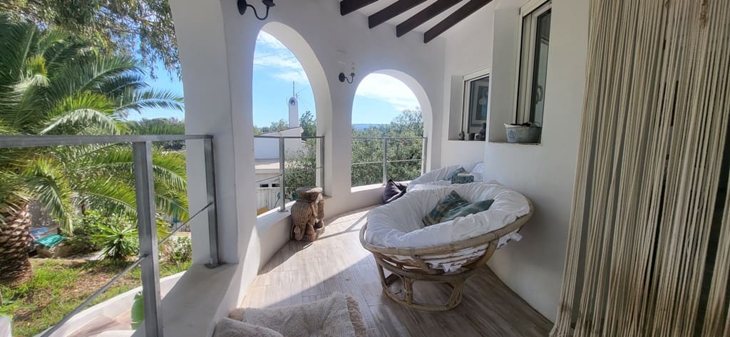 Chalet de 3 habitaciones en Dénia en venta con piscina garaje - 628.000 € (Ref: 8653844)