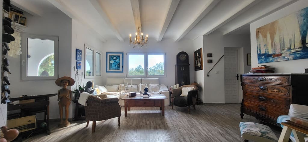 Chalet de 3 habitaciones en Dénia en venta con piscina garaje - 628.000 € (Ref: 8653844)