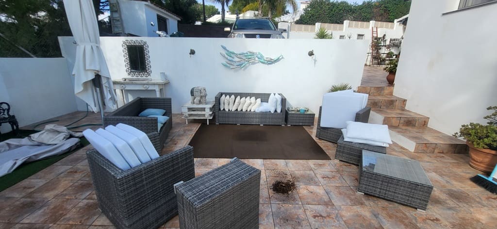 Chalet de 3 habitaciones en Dénia en venta con piscina garaje - 628.000 € (Ref: 8653844)