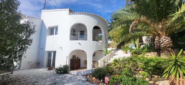 Chalet de 3 habitaciones en El Montgó, Dénia en venta con piscina garaje - 628.000 € (Ref: 8653844)