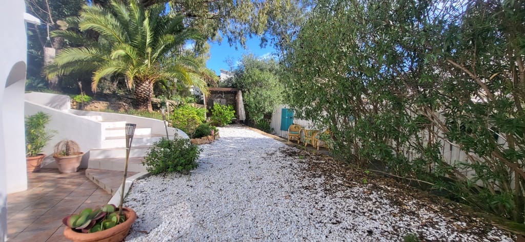 Chalet de 3 habitaciones en Dénia en venta con piscina garaje - 628.000 € (Ref: 8653844)